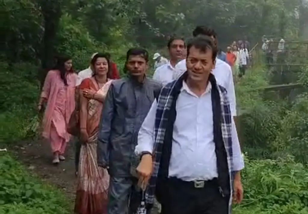 गेठिया-ज्योलीकोट में डायरिया का प्रकोप: ब्लॉक प्रमुख बिष्ट ने जल संस्थान से व्यक्त की नाराजगी लगाई फटकार